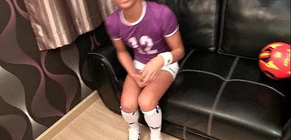  Ladyboy Nin Football Blowjob